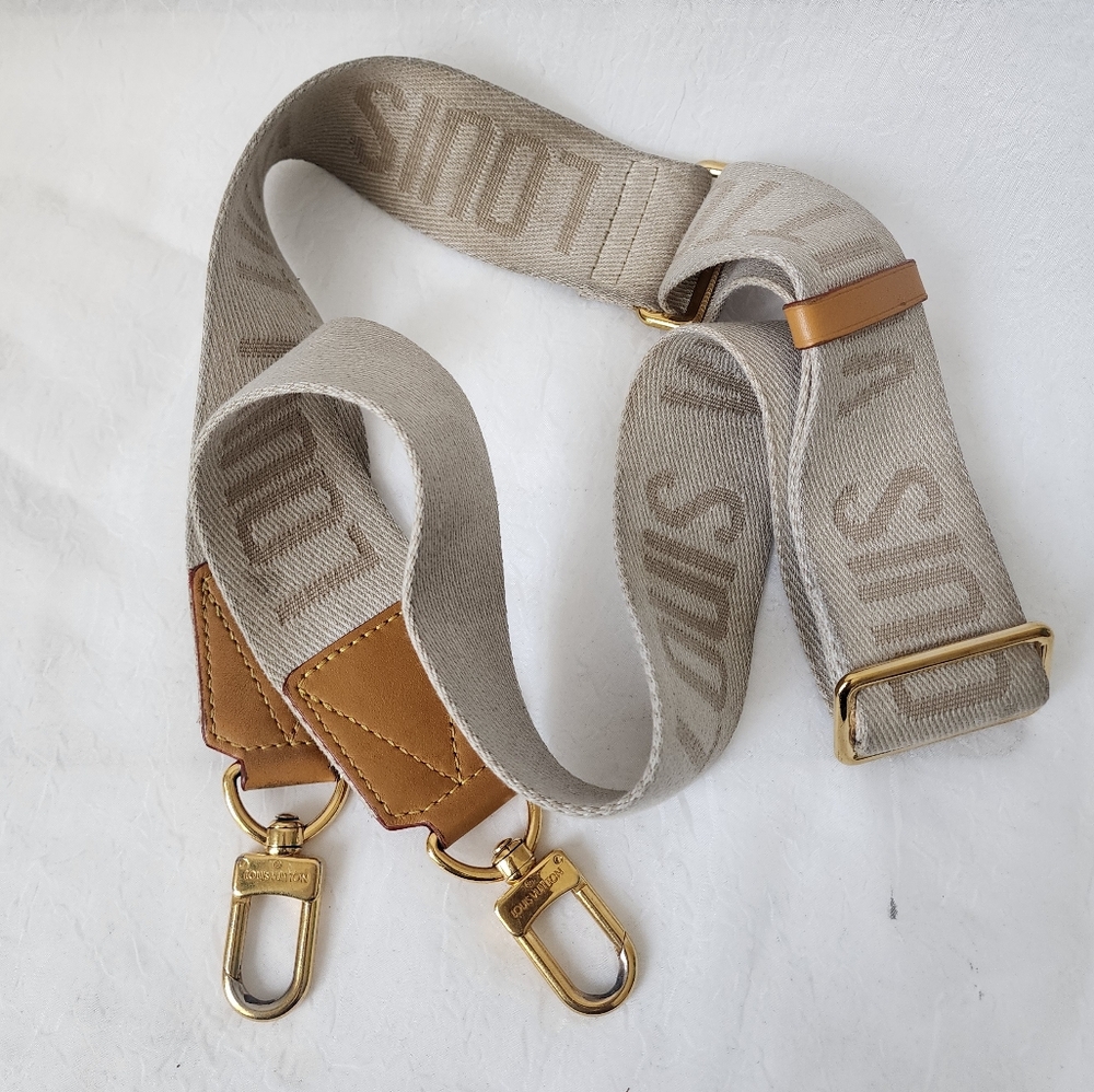 Auth LOUIS VUITTON X NIGO Reverse Monogram City Keepall Bandolier And Wallet - Picture 13 of 16